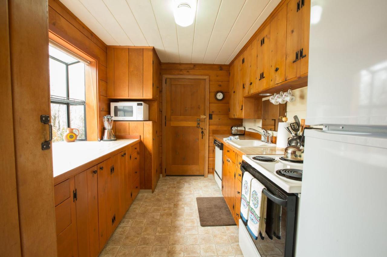 Mirror Pond Bungalow بيند المظهر الخارجي الصورة