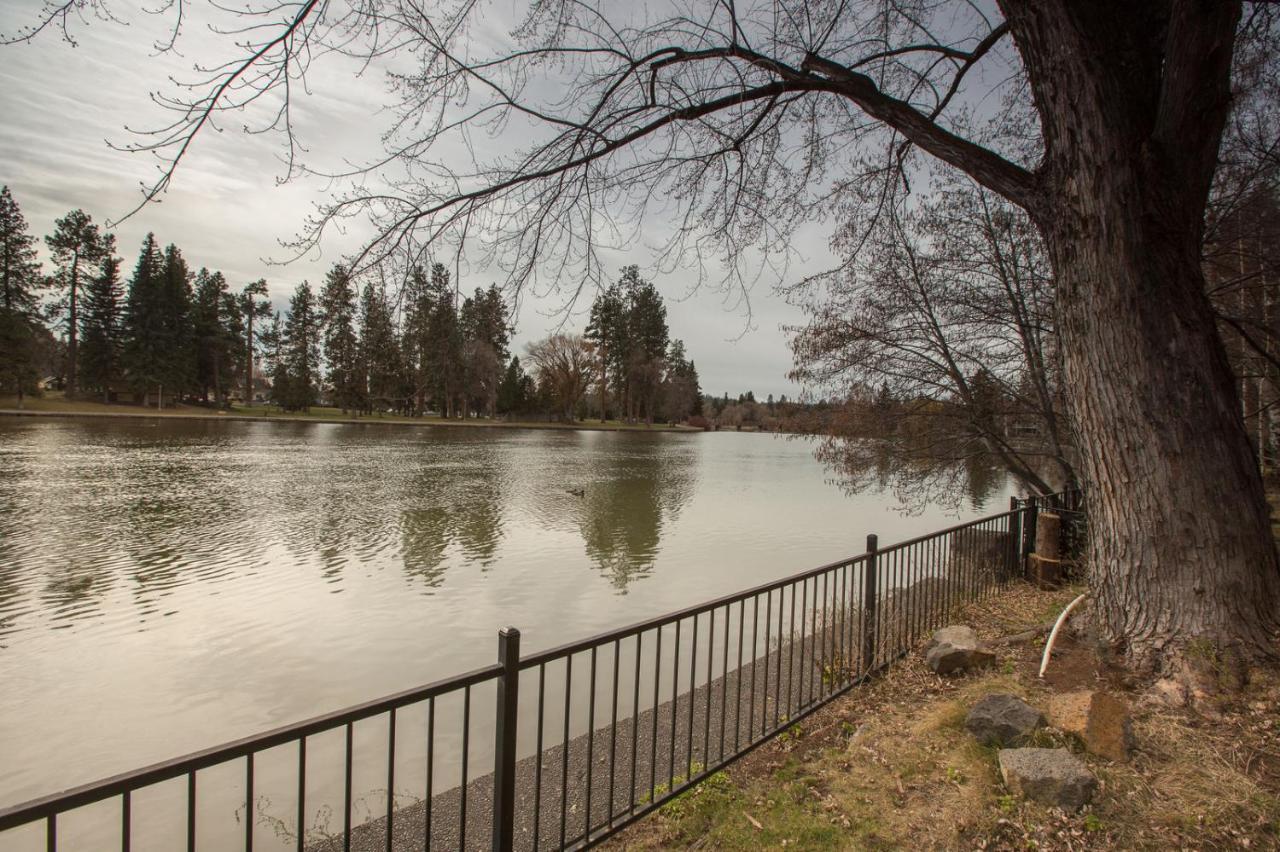 Mirror Pond Bungalow بيند المظهر الخارجي الصورة